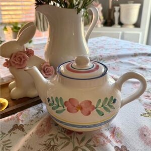Vintage Floral Ceramic Teapot – Cottage Style Kitchen Decor